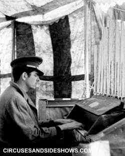 Chuck Schlarbaum playing Calliope on Clyde Beatty Cole Bros Circus