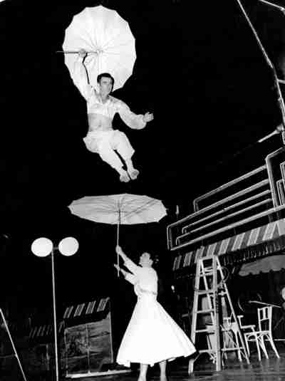 Wire Walker Eddie Hendricks