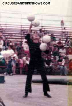 Juggler Michael Chirrick